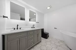 5704 S Oak Park Ave, Chicago, IL 60638 - Photo 26