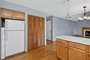 2551 Smithfield Ln, Aurora, IL 60504 - Photo 8