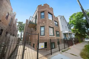 3014 N California Ave, Chicago, IL 60618 - Photo 2