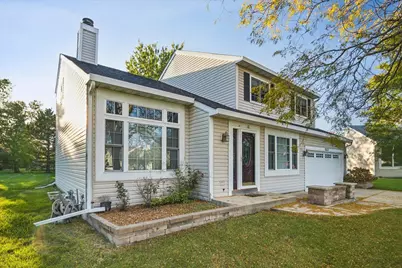 18073 W Stockton Court, Gurnee, IL 60031 - Photo 2