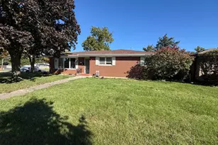 1617 W Douglas St, Joliet, IL 60435 - Photo 2