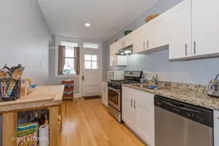 2633 W Carmen Ave, Chicago, IL 60625 - Photo 2