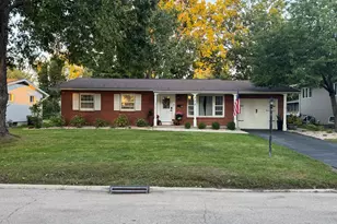 732 Fort St, Ottawa, IL 61350 - Photo 1