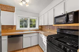 200 S Greeley St, Palatine, IL 60067 - Photo 8