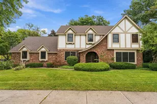 1221 W Sable Dr, Addison, IL 60101 - Photo 1