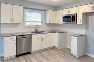 17034 Henry St, Lansing, IL 60438 - Photo 6