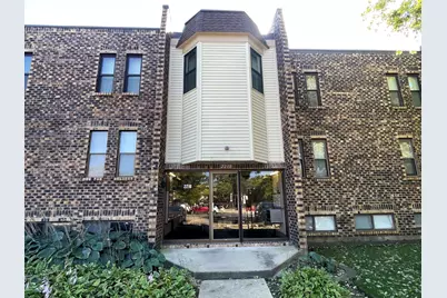 2218 Country Club Drive #22, Woodridge, IL 60517 - Photo 2