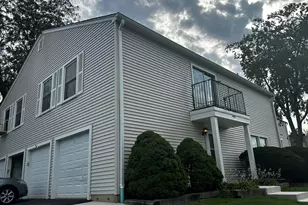 451 James Ct, Glendale Heights, IL 60139 - Photo 2
