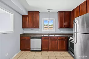 2250 Abbeywood Dr, Lisle, IL 60532 - Photo 8