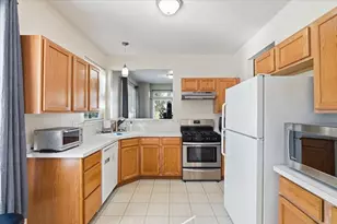 1404 Remington Ct, Grayslake, IL 60030 - Photo 6