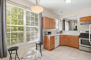 1404 Remington Ct, Grayslake, IL 60030 - Photo 4