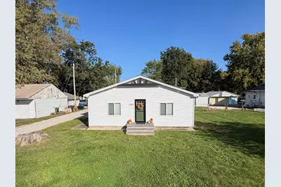 205 S Washington Street, Mansfield, IL 61854 - Photo 2