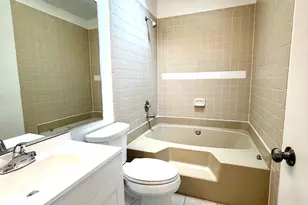 658 Rosner Dr, Roselle, IL 60172 - Photo 12