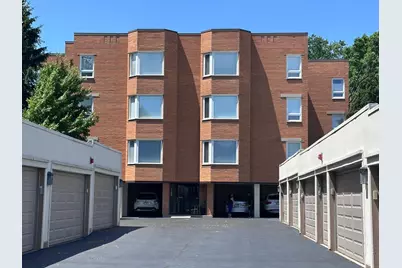 1635 N Milwaukee Avenue #105, Libertyville, IL 60048 - Photo 1