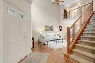 2596 Camberley Cir, Westchester, IL 60154 - Photo 4