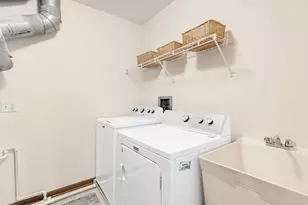2596 Camberley Cir, Westchester, IL 60154 - Photo 28
