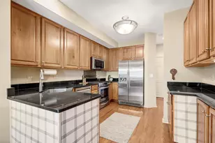 2596 Camberley Cir, Westchester, IL 60154 - Photo 16