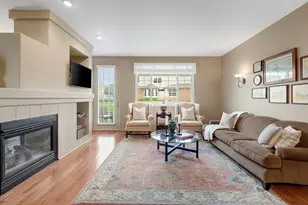 2596 Camberley Cir, Westchester, IL 60154 - Photo 12