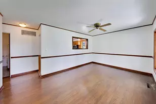 219 N William St, Mount Prospect, IL 60056 - Photo 6