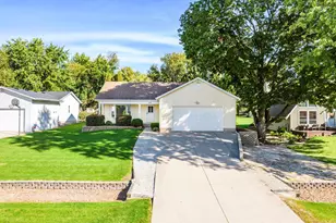 1620 Lake Holiday Dr, Lake Holiday, IL 60548 - Photo 2