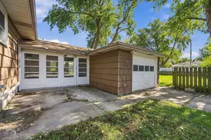 3617 Monroe St, Lansing, IL 60438 - Photo 2