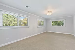 555 Lowden Ave, Glen Ellyn, IL 60137 - Photo 12