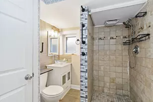 555 Lowden Ave, Glen Ellyn, IL 60137 - Photo 18