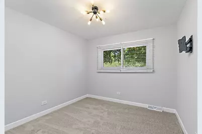 555 Lowden Avenue, Glen Ellyn, IL 60137 - Photo 8