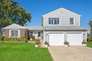 96 Brookside Dr, Glendale Heights, IL 60139 - Photo 1