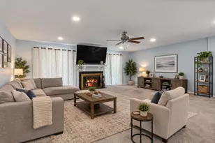 377 E Forest Knoll Dr, Palatine, IL 60074 - Photo 2