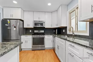 377 E Forest Knoll Dr, Palatine, IL 60074 - Photo 4