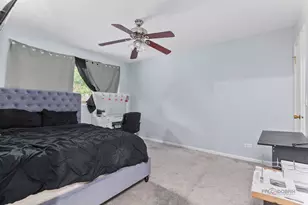 377 E Forest Knoll Dr, Palatine, IL 60074 - Photo 10