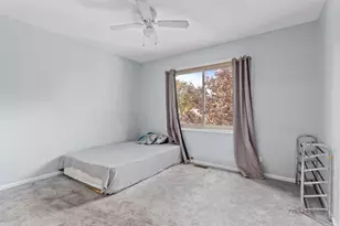 377 E Forest Knoll Dr, Palatine, IL 60074 - Photo 8