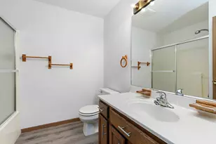 320 Woodridge Cir, South Elgin, IL 60177 - Photo 16