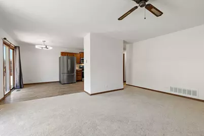 320 Woodridge Circle #B, South Elgin, IL 60177 - Photo 4