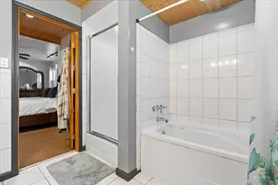 2405 Sarah St, Franklin Park, IL 60131 - Photo 18
