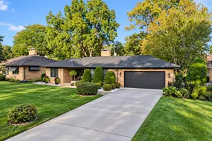 6621 N Kolmar Ave, Lincolnwood, IL 60712 - Photo 2