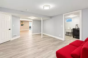 6621 N Kolmar Ave, Lincolnwood, IL 60712 - Photo 44