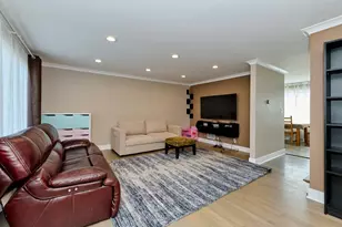 926 N Boxwood Dr, Mount Prospect, IL 60056 - Photo 6
