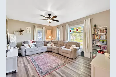 223 E Franklin Street, Franklin Grove, IL 61031 - Photo 2