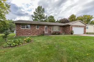 2102 Cedar Ave, Mendota, IL 61342 - Photo 1
