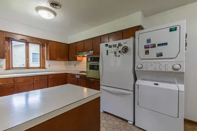 2102 Cedar Avenue, Mendota, IL 61342 - Photo 10