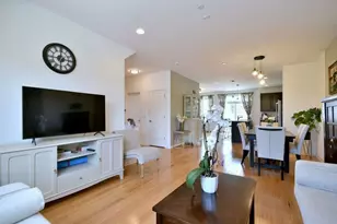 803 Lee St, Des Plaines, IL 60016 - Photo 2