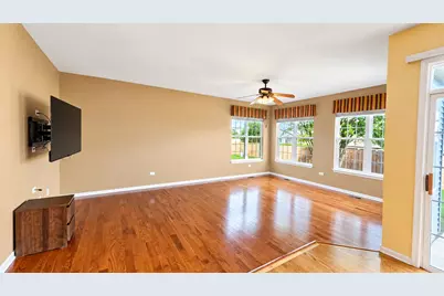 21100 Eugene Siegel Court, Crest Hill, IL 60403 - Photo 8