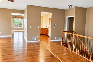 21100 Eugene Siegel Ct, Crest Hill, IL 60403 - Photo 6