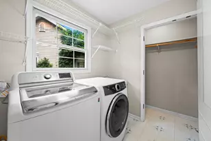 2690 Crestwood Ln, Riverwoods, IL 60015 - Photo 14