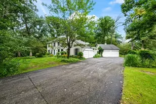 2690 Crestwood Ln, Riverwoods, IL 60015 - Photo 2