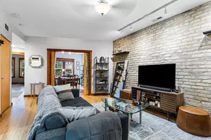 2021 W Arthur Ave, Chicago, IL 60645 - Photo 8