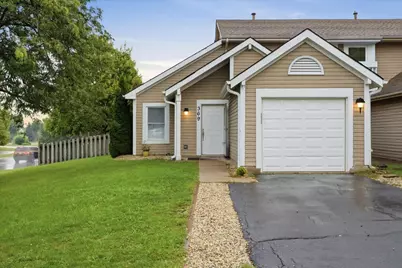 369 Trailside Court, Carol Stream, IL 60188 - Photo 2