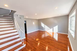 529 E Lincoln St, Mount Prospect, IL 60056 - Photo 2